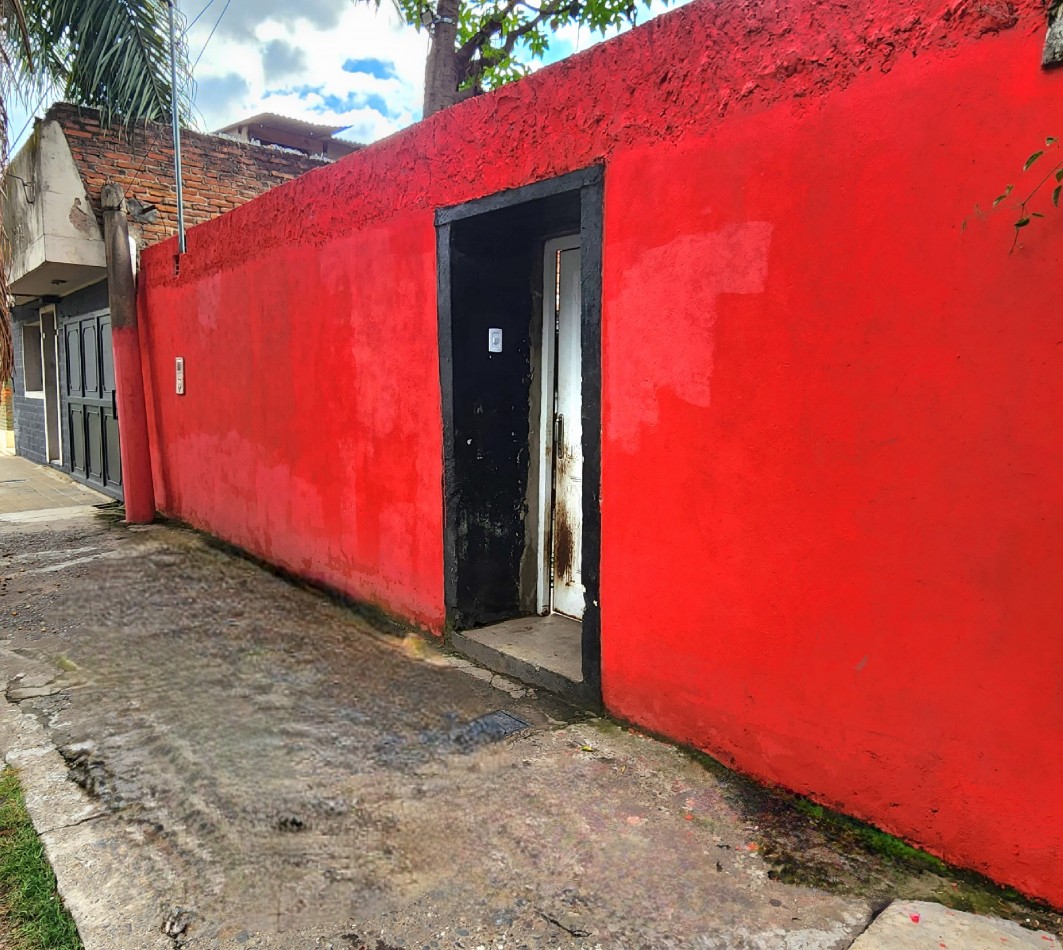 Esquina 25 de Mayo y Bolivia- Dos Casas + 1 Depto. en Venta 