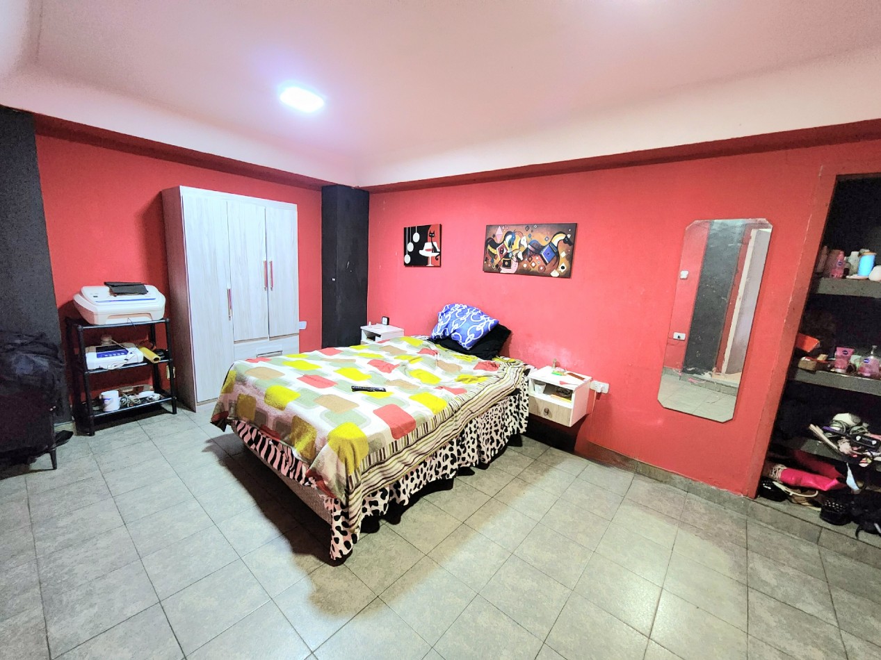 Esquina 25 de Mayo y Bolivia- Dos Casas + 1 Depto. en Venta 