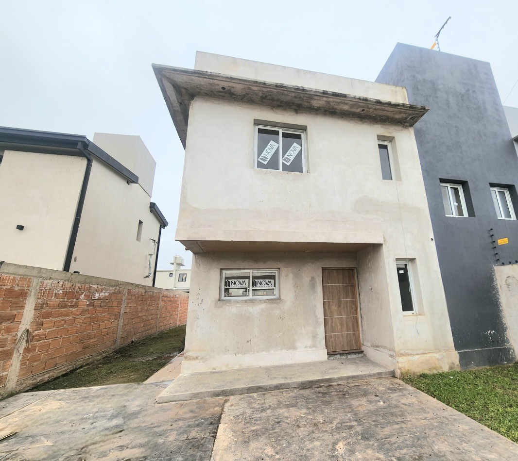 A ESTRENAR DUPLEX DE 3D C/ TERRENO DE 300 M2 ZONA COLEGIO LOS CERROS