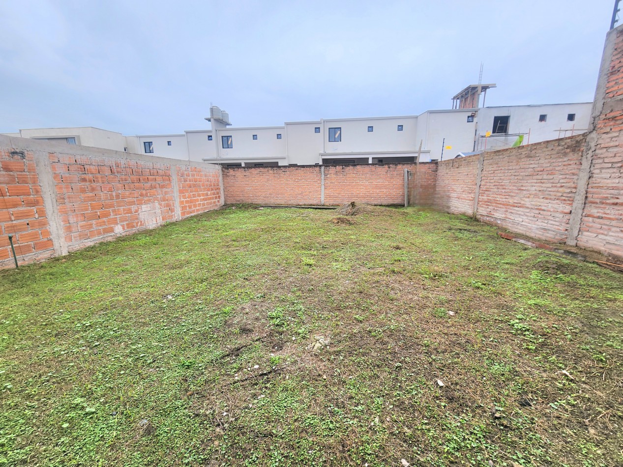 A ESTRENAR DUPLEX DE 3D C/ TERRENO DE 300 M2 ZONA COLEGIO LOS CERROS