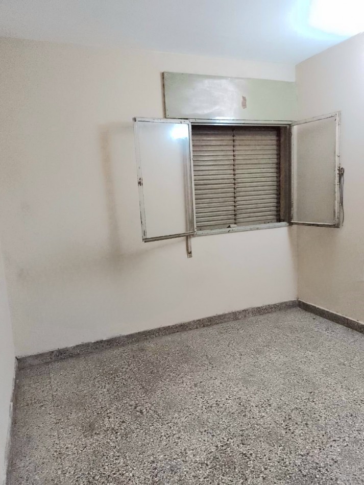 B° Diza Casa de 4D + Local Comercial - Juan Padros al 500