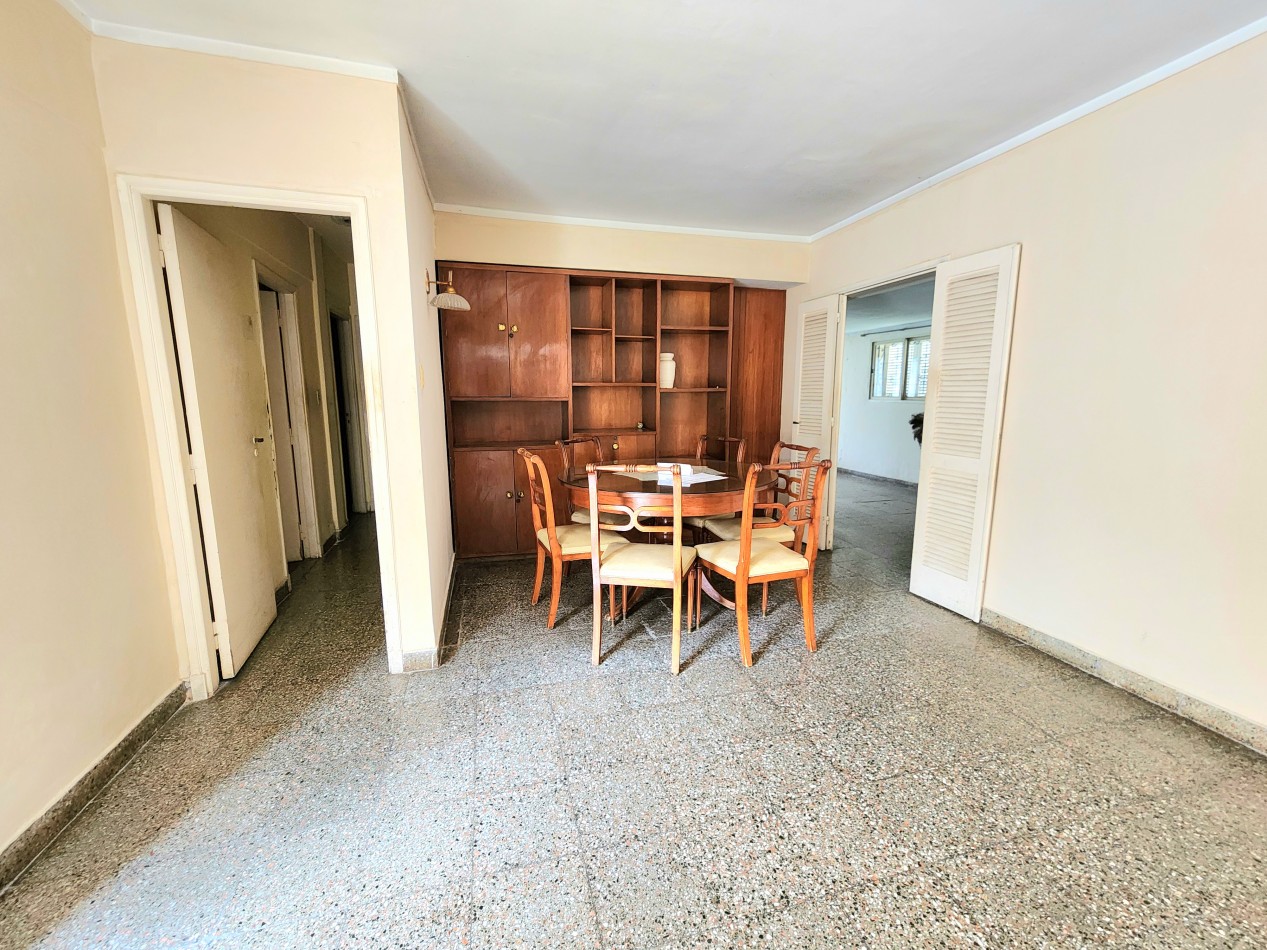 B° Kennedy - Ecuador al 3300- Casa de 3D + Dep. + Fondo y Cochera 
