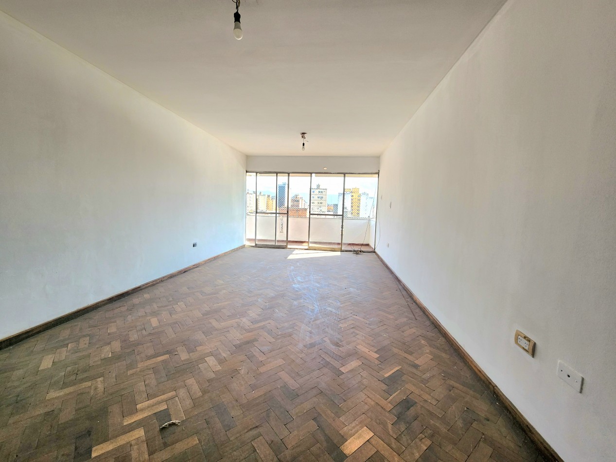 Maipu  167 - Depto. De 4D + Dep. Servicio + Balcon al Frente