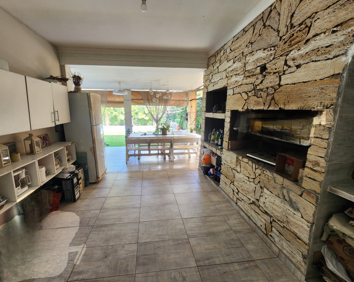 B° Privado la Cañadita- Casa Esquina de 4D + Cochera+ Fondo c/ Pileta - APTA CREDITO HIPOTECARIO!!