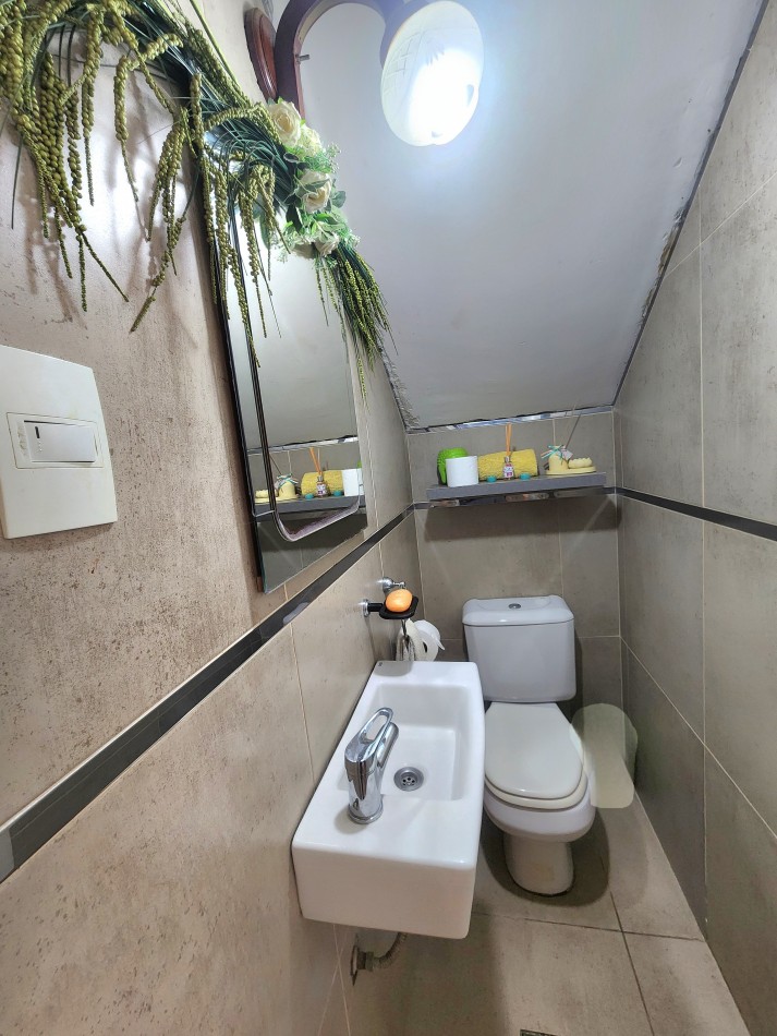 B° Privado la Cañadita- Casa Esquina de 4D + Cochera+ Fondo c/ Pileta - APTA CREDITO HIPOTECARIO!!