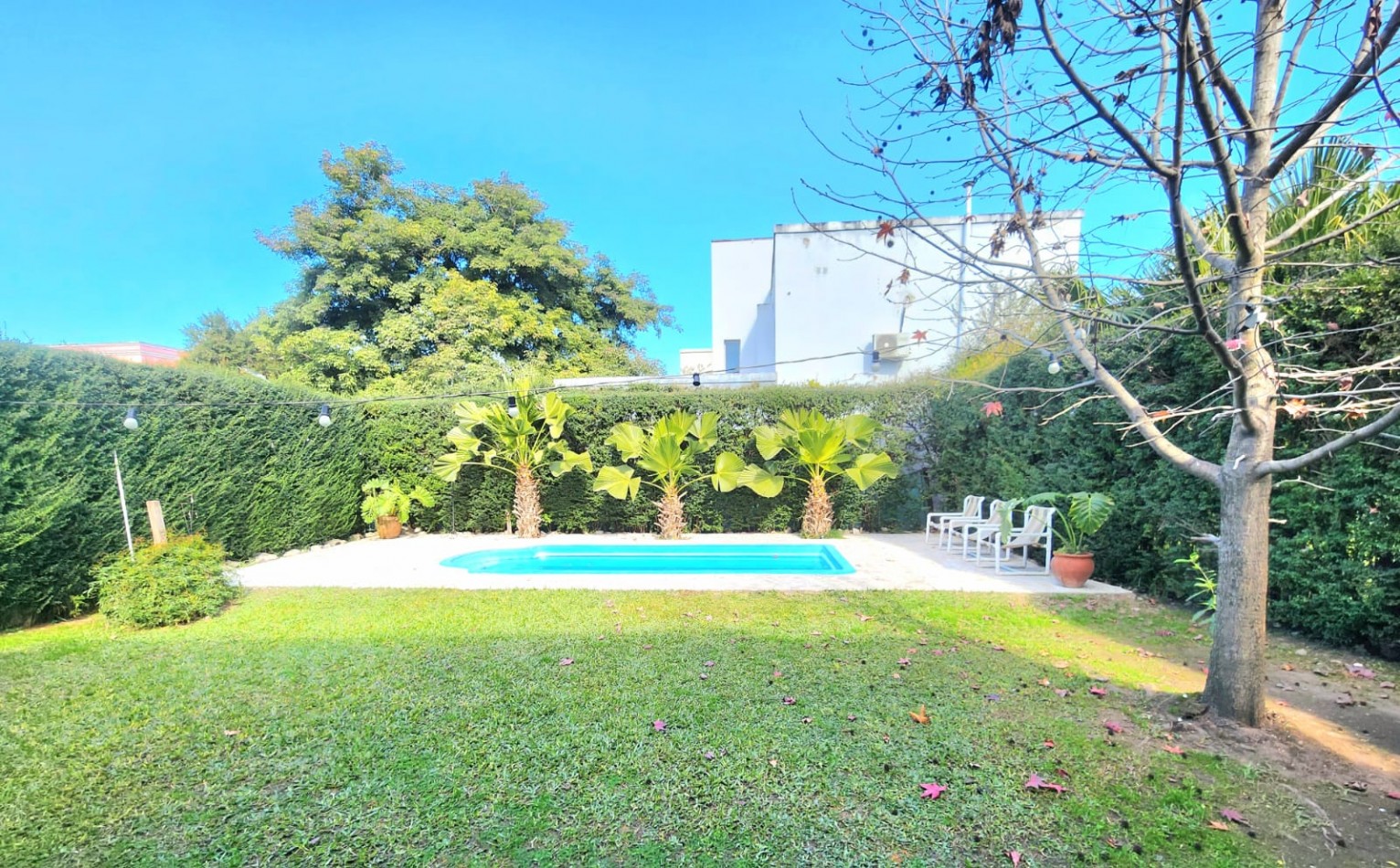 B° Privado la Cañadita- Casa Esquina de 4D + Cochera+ Fondo c/ Pileta - APTA CREDITO HIPOTECARIO!!