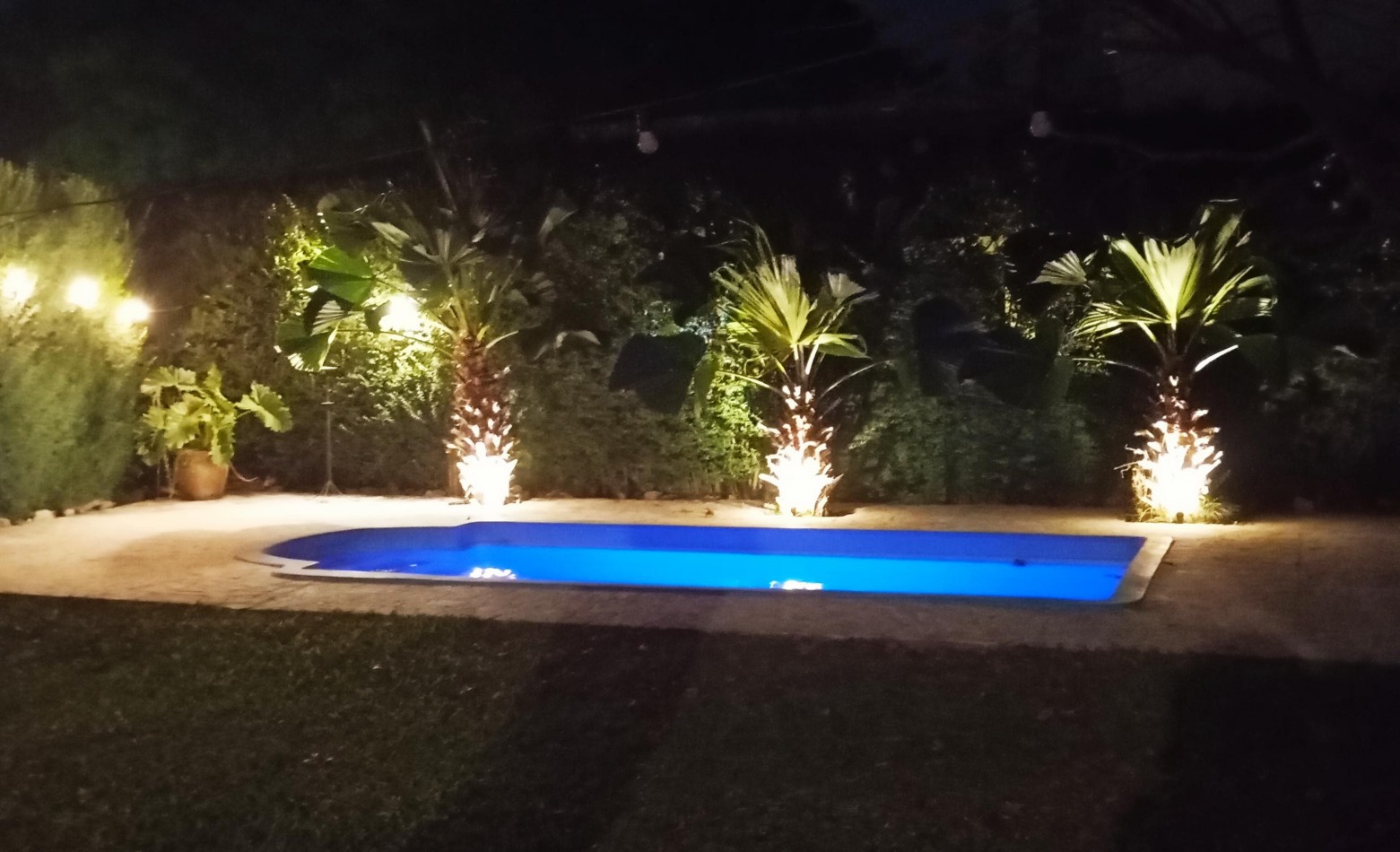 B° Privado la Cañadita- Casa Esquina de 4D + Cochera+ Fondo c/ Pileta - APTA CREDITO HIPOTECARIO!!