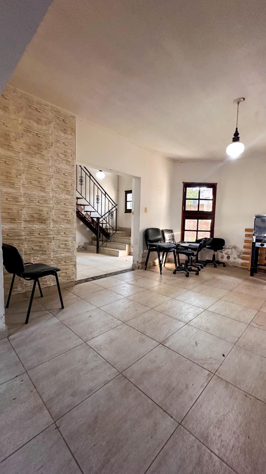 APTA CREDITO!!CASA DE 4D + FONDO- B° MARTICOLL - Entre Zavalia y Lamadrid