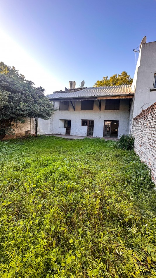 APTA CREDITO!!CASA DE 4D + FONDO- B° MARTICOLL - Entre Zavalia y Lamadrid