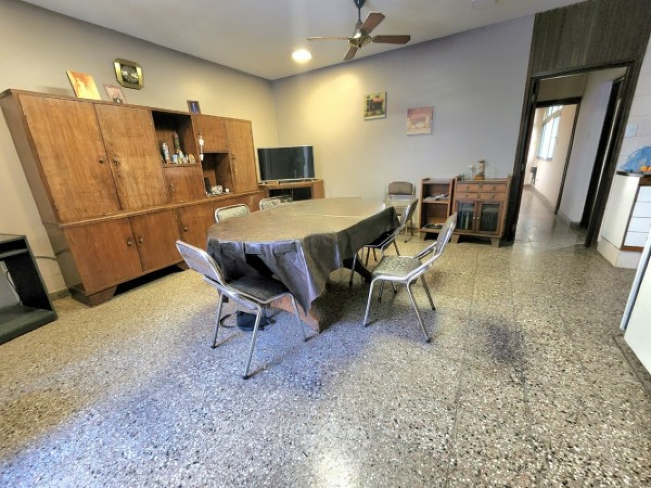 Gral. Paz al 100 - Casa de 5D - Ideal Para Actividad Comercial - TERRENO DE 9 X 70