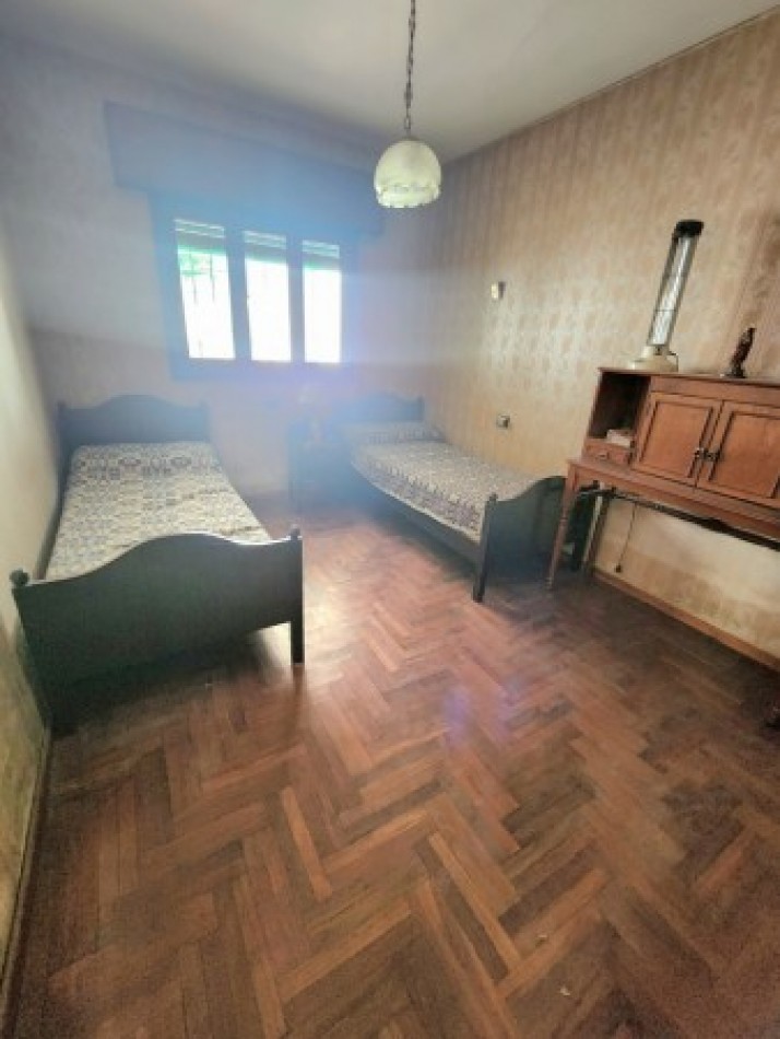 Gral. Paz al 100 - Casa de 5D - Ideal Para Actividad Comercial - TERRENO DE 9 X 70