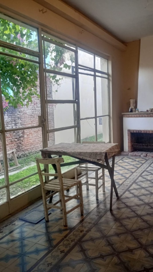 Monteros - Rivadavia al 100 - Casa Centrica de 3D + Dep. c/ Cochera 