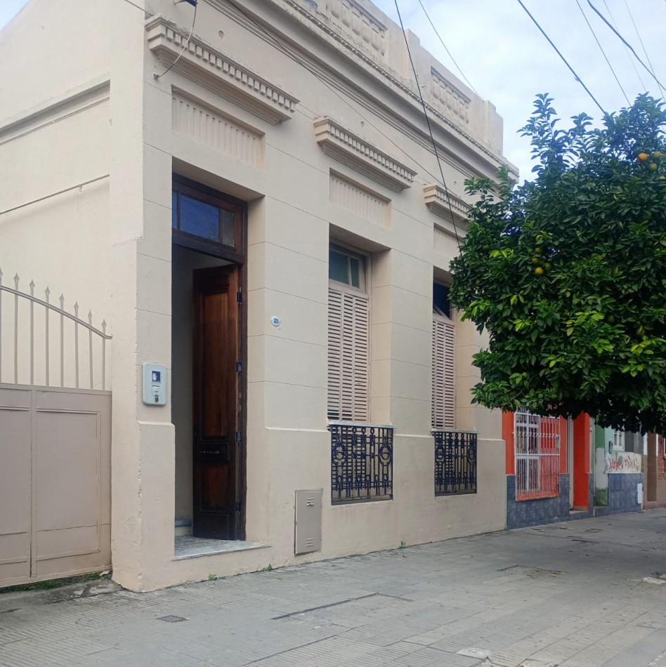 Monteros - Rivadavia al 100 - Casa Centrica de 3D + Dep. c/ Cochera 