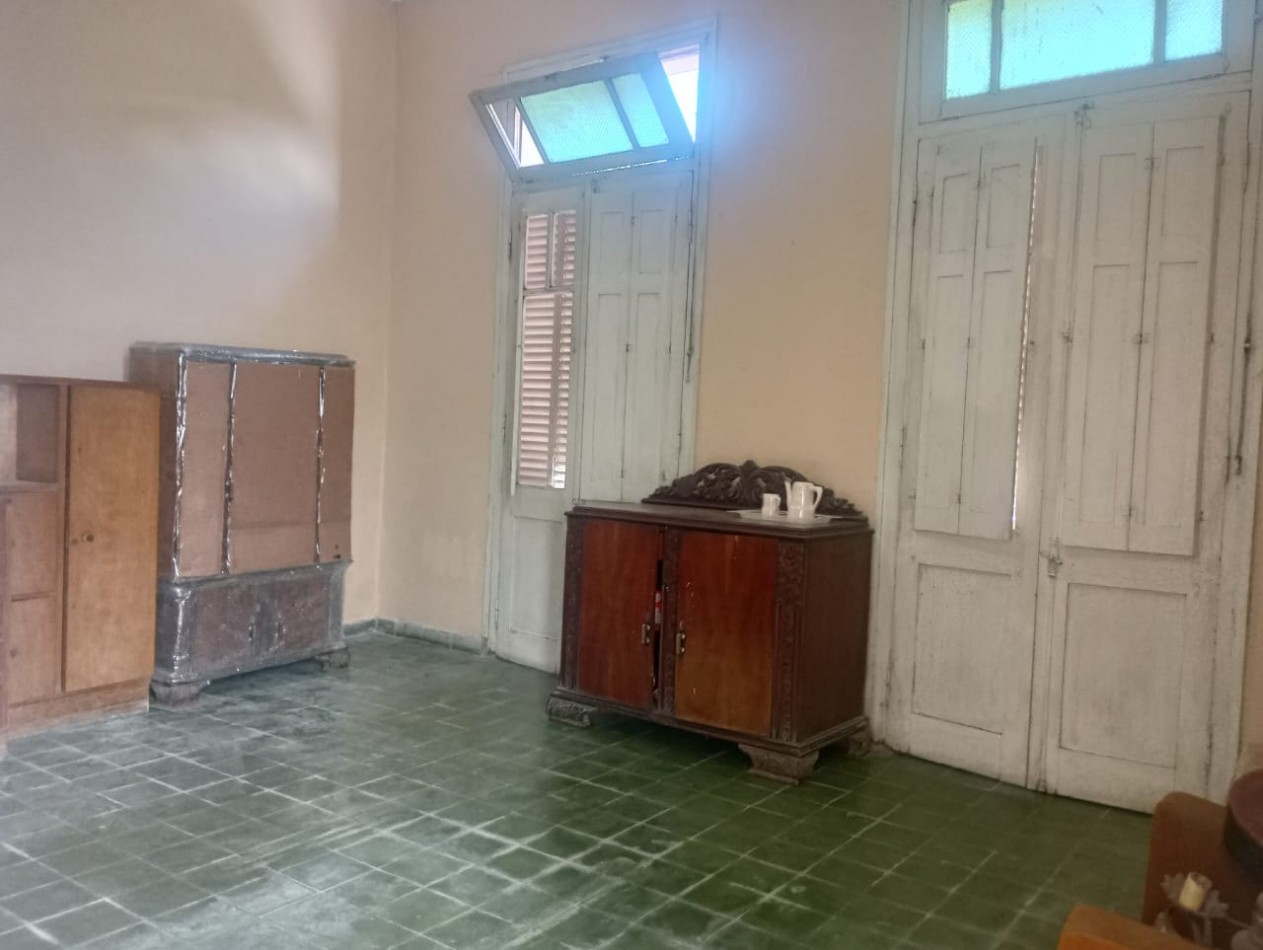 Monteros - Rivadavia al 100 - Casa Centrica de 3D + Dep. c/ Cochera 