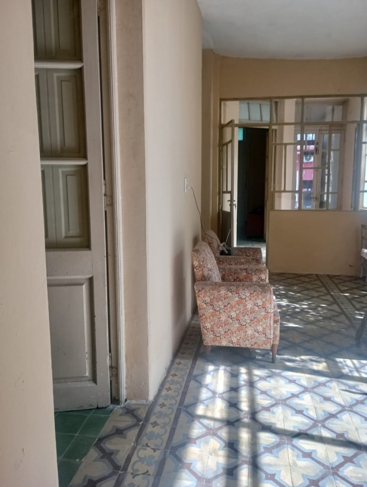 Monteros - Rivadavia al 100 - Casa Centrica de 3D + Dep. c/ Cochera 