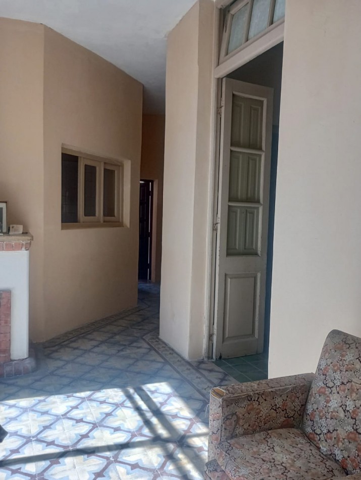 Monteros - Rivadavia al 100 - Casa Centrica de 3D + Dep. c/ Cochera 