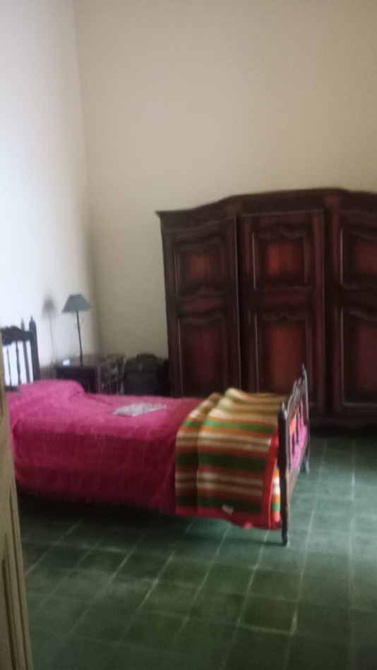 Monteros - Rivadavia al 100 - Casa Centrica de 3D + Dep. c/ Cochera 