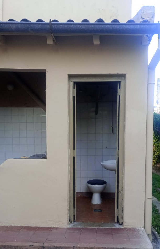 Monteros - Rivadavia al 100 - Casa Centrica de 3D + Dep. c/ Cochera 