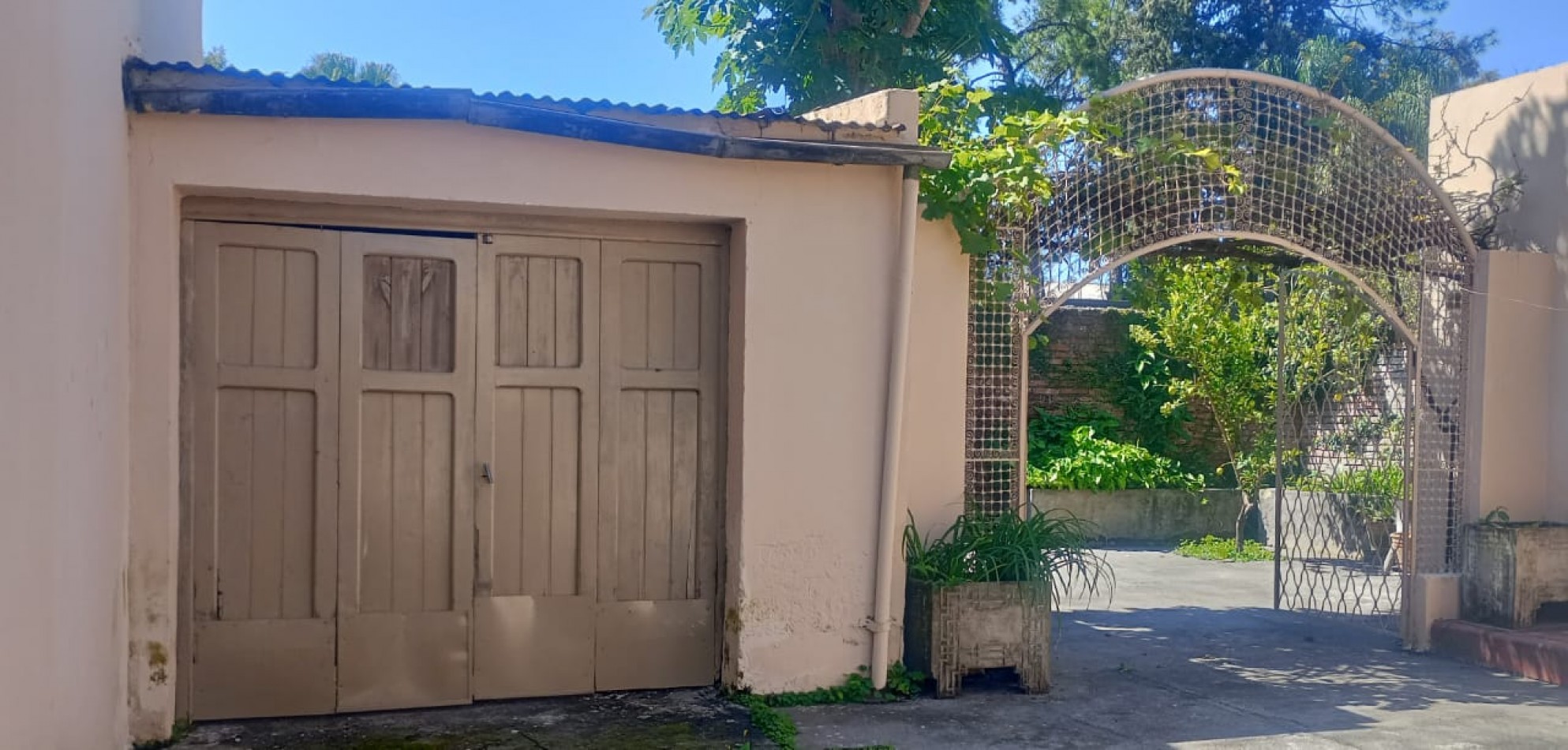 Monteros - Rivadavia al 100 - Casa Centrica de 3D + Dep. c/ Cochera 