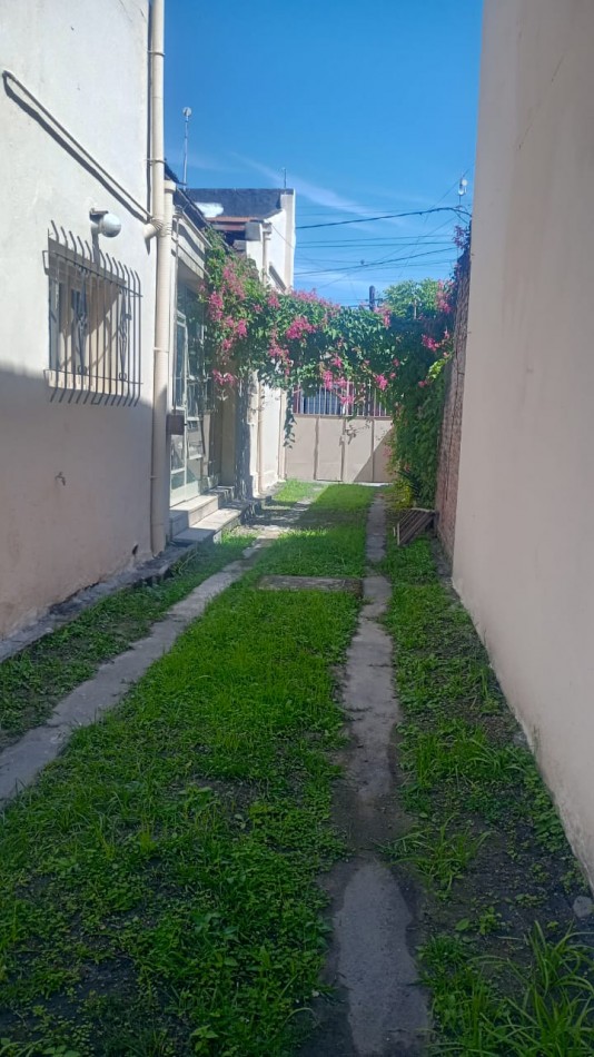 Monteros - Rivadavia al 100 - Casa Centrica de 3D + Dep. c/ Cochera 