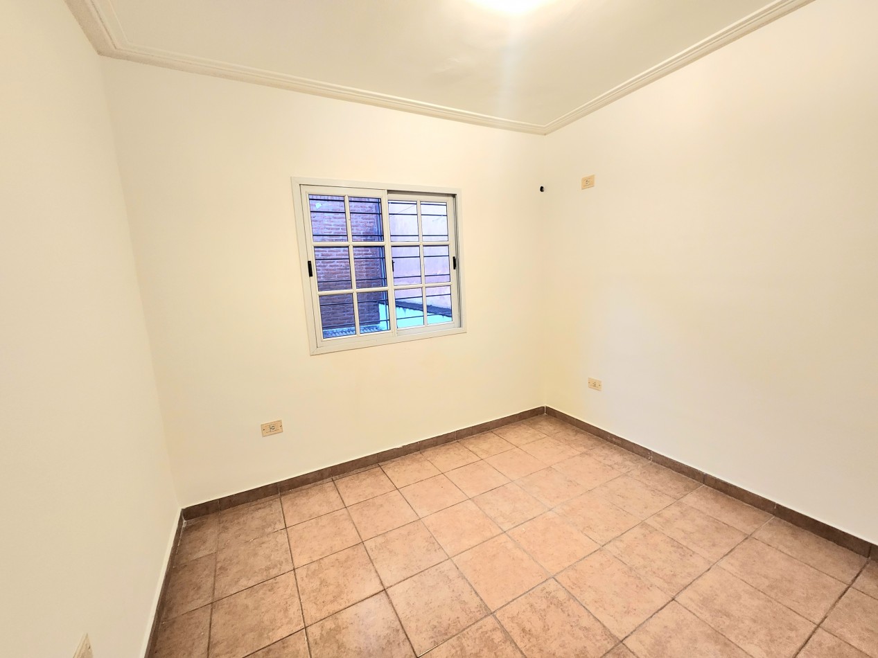 Apto Credito!! B° Sur Duplex 2D 1/2 c/ Cochera y Patio Las Piedras 172