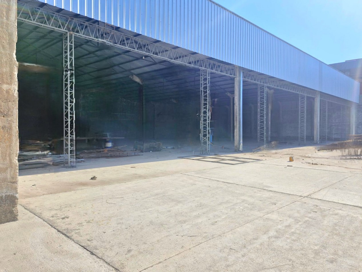 Alquiler! Galpon a estrenar de 2000 m2 + 1000 m2 Playa de Estacionamiento- Lavalle y Ernesto Padilla