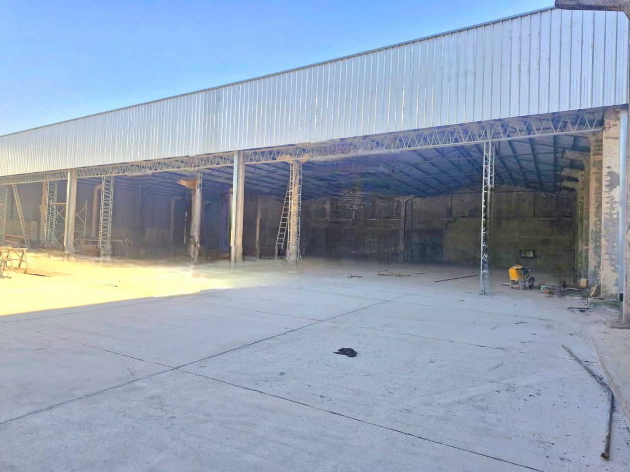 Alquiler! Galpon a estrenar de 2000 m2 + 1000 m2 Playa de Estacionamiento- Lavalle y Ernesto Padilla