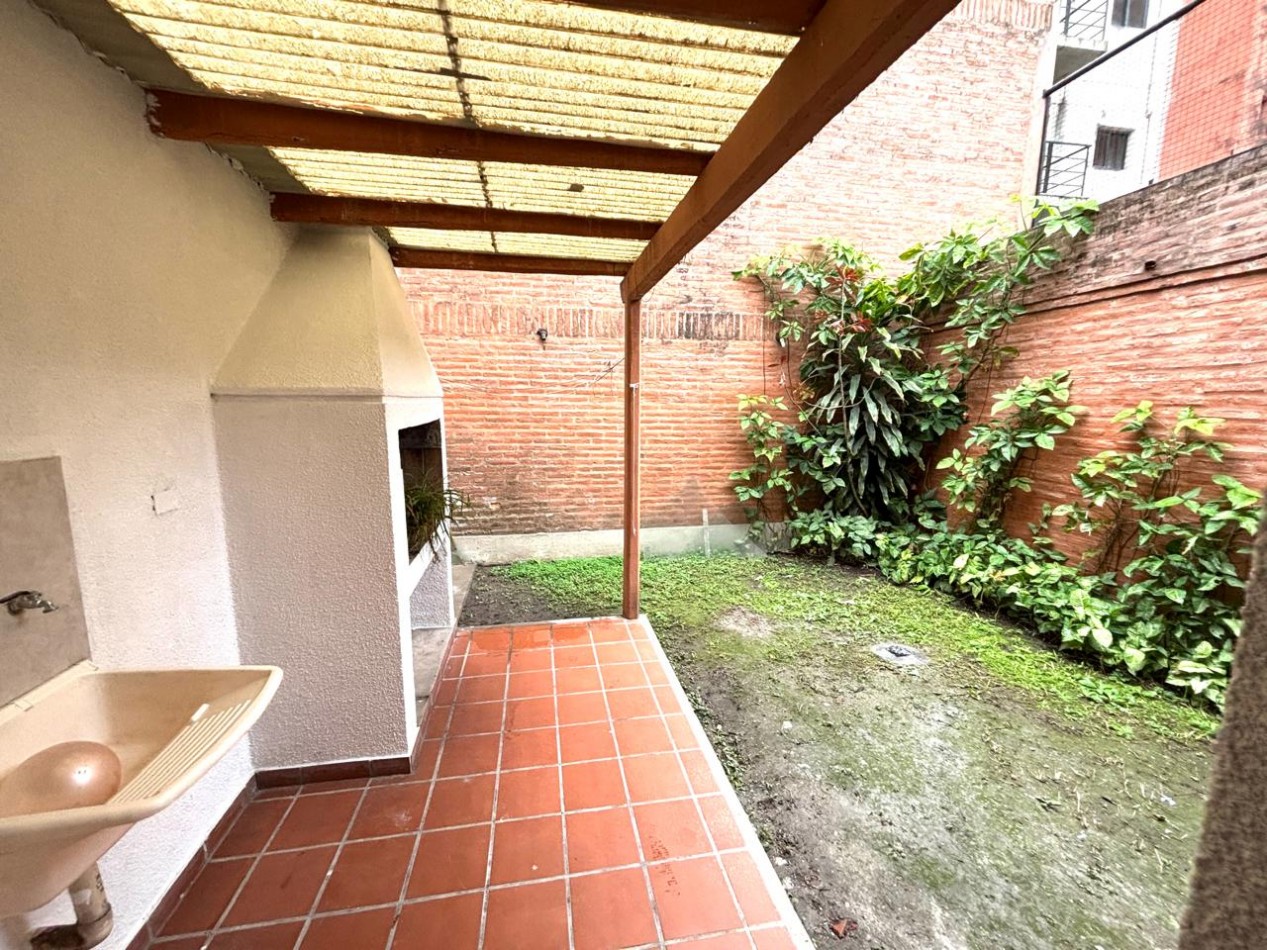 B° sur - Las Piedras al 100 - APTO CREDITO!! Duplex de 2D +Patio +Cochera 