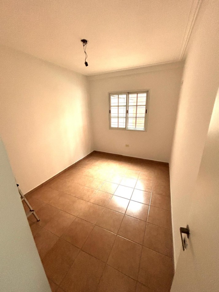 B° sur - Las Piedras al 100 - APTO CREDITO!! Duplex de 2D +Patio +Cochera 