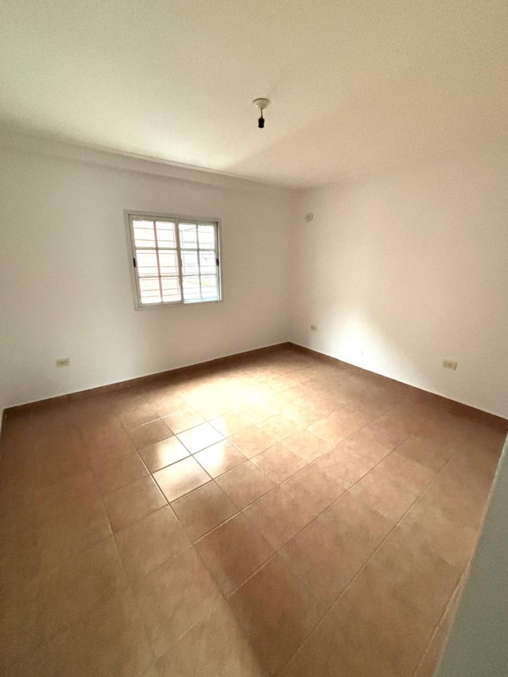 B° sur - Las Piedras al 100 - APTO CREDITO!! Duplex de 2D +Patio +Cochera 