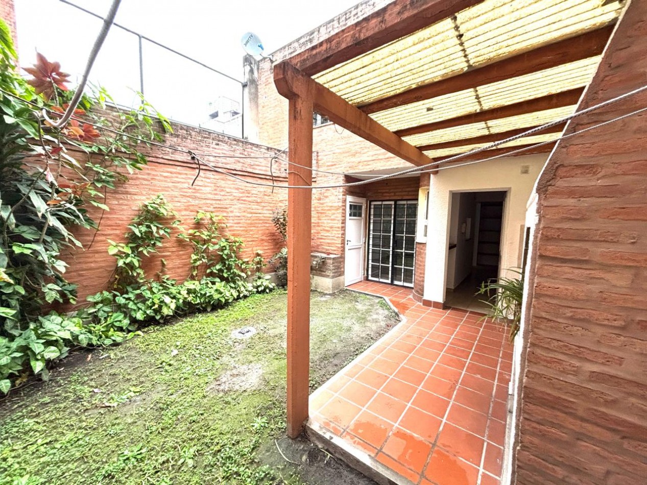 B° sur - Las Piedras al 100 - APTO CREDITO!! Duplex de 2D +Patio +Cochera 