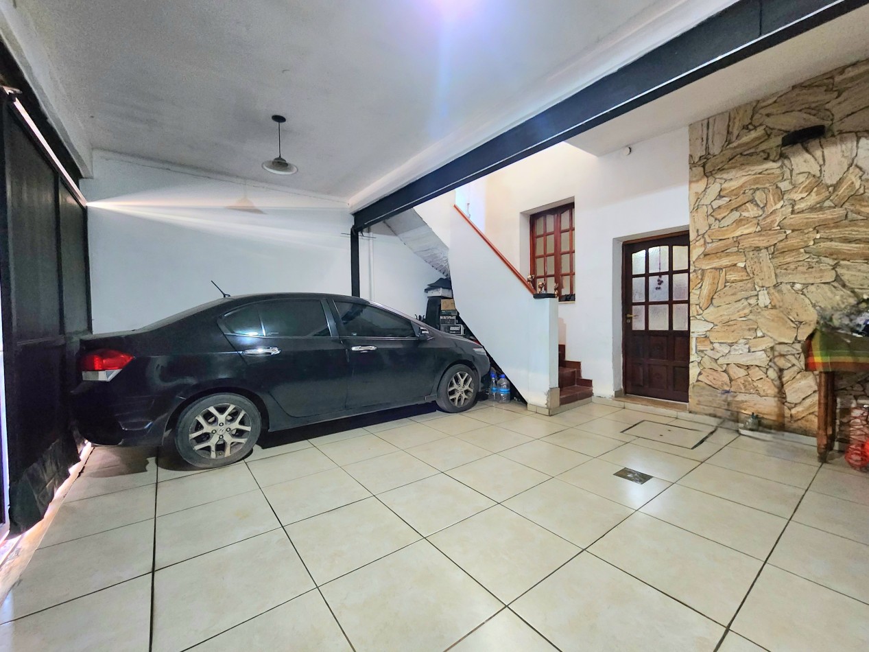 APTA CREDITO! CASA DE 2D+SALON+ COCHERA+ PATIO SAN LORENZO AL 1400