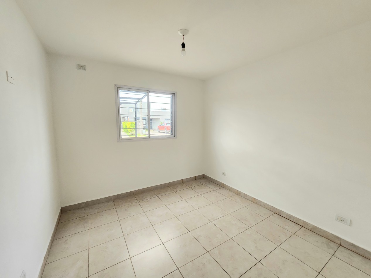 Los Nogales Plaza- Casa de 3D + Cochera + Fondo