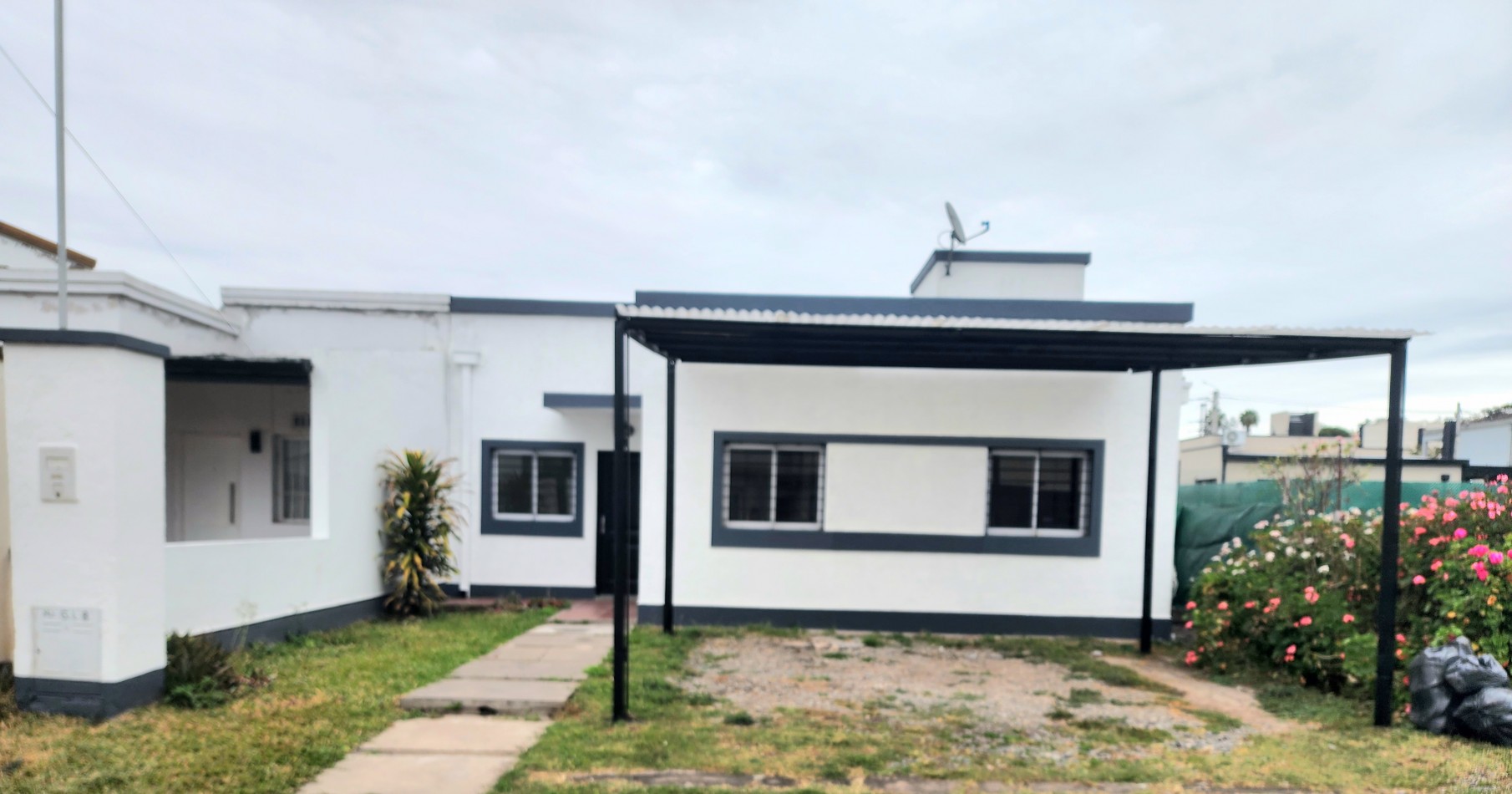 Los Nogales Plaza- Casa de 3D + Cochera + Fondo