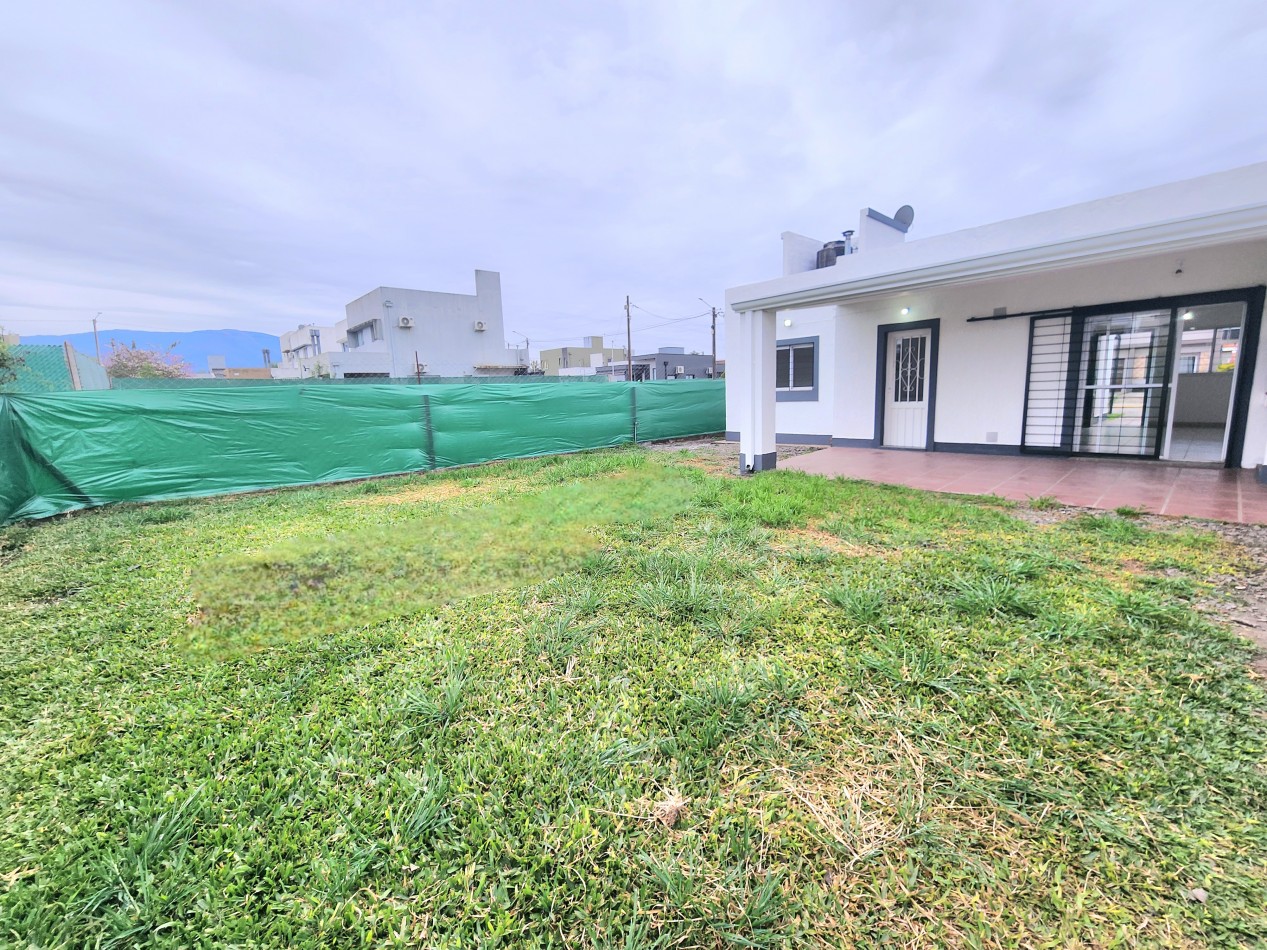 Los Nogales Plaza- Casa de 3D + Cochera + Fondo