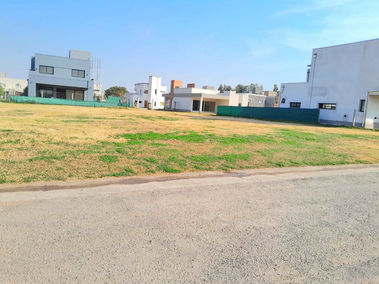 Country El Pinar 2 - Terreno Central de 372 m2 Frente Club House