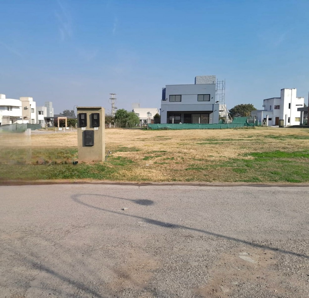 Country El Pinar 2 - Terreno Central de 372 m2 Frente Club House