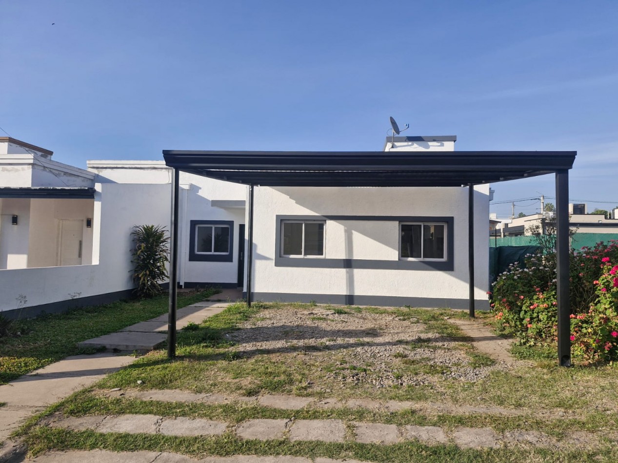 APTA CREDITO!!!B° Privado Los Nogales Plaza- Casa de 3D + Cochera + Fondo