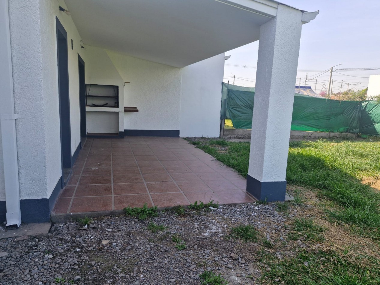 APTA CREDITO!!!B° Privado Los Nogales Plaza- Casa de 3D + Cochera + Fondo