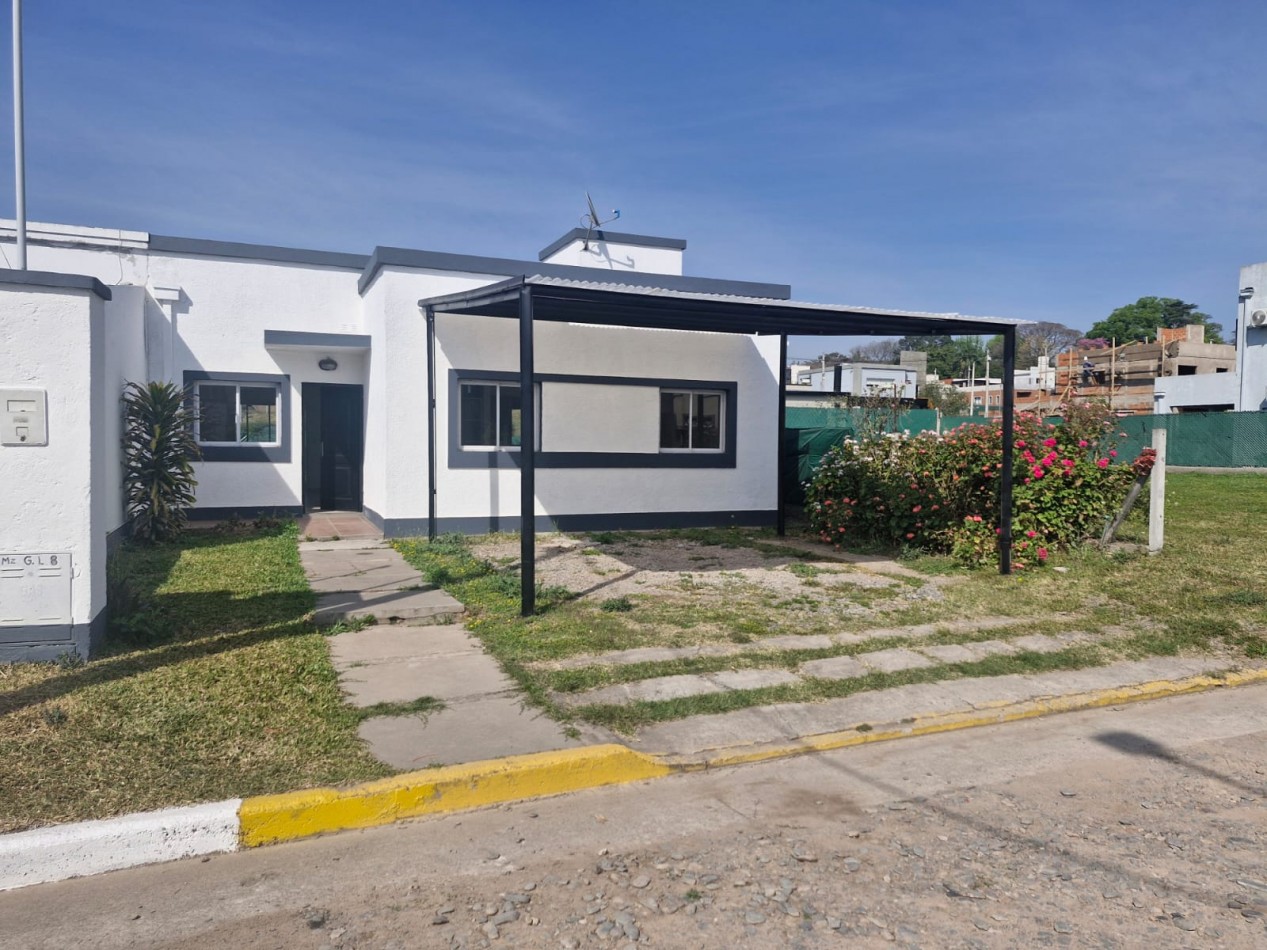 APTA CREDITO!!!B° Privado Los Nogales Plaza- Casa de 3D + Cochera + Fondo