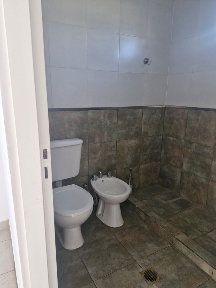 APTA CREDITO!!!B° Privado Los Nogales Plaza- Casa de 3D + Cochera + Fondo