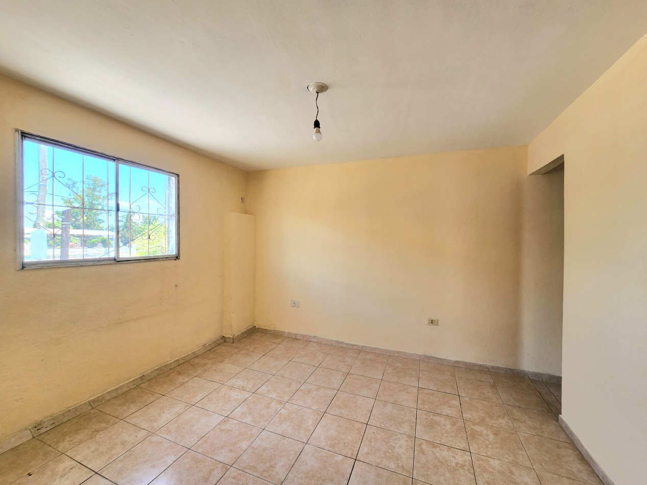 Uruguay al 1500 (Zona Plazoleta)- Casa Esquina 2D + Depto. 2D c/ Entrada Independiente 