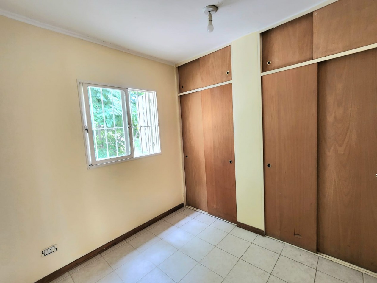 APTO CREDITO!! DUPLEX de 4D + Cochera + Patio c/ Sarmiento al 1900 (Zona Solano Vera)