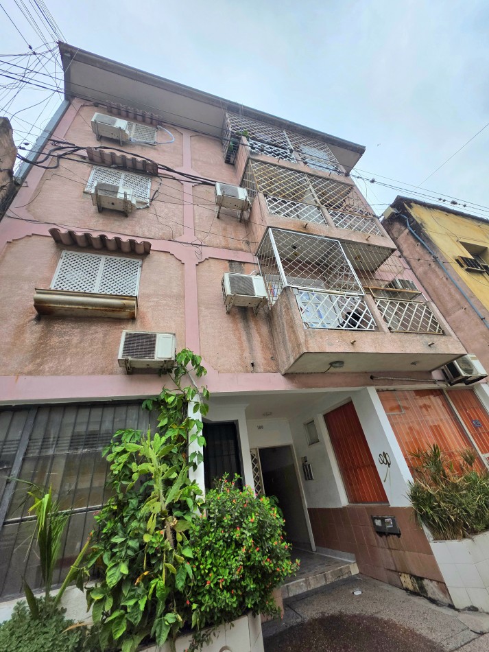 C/ San Lorenzo 180 - Monoambiente en Planta Baja con Patio