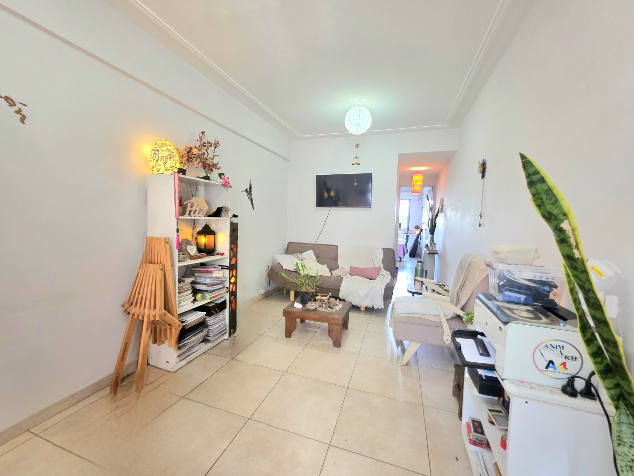 B° Sur- Las Heras 842- Depto. 1D c\ Doble Balcon y Cocina Separada