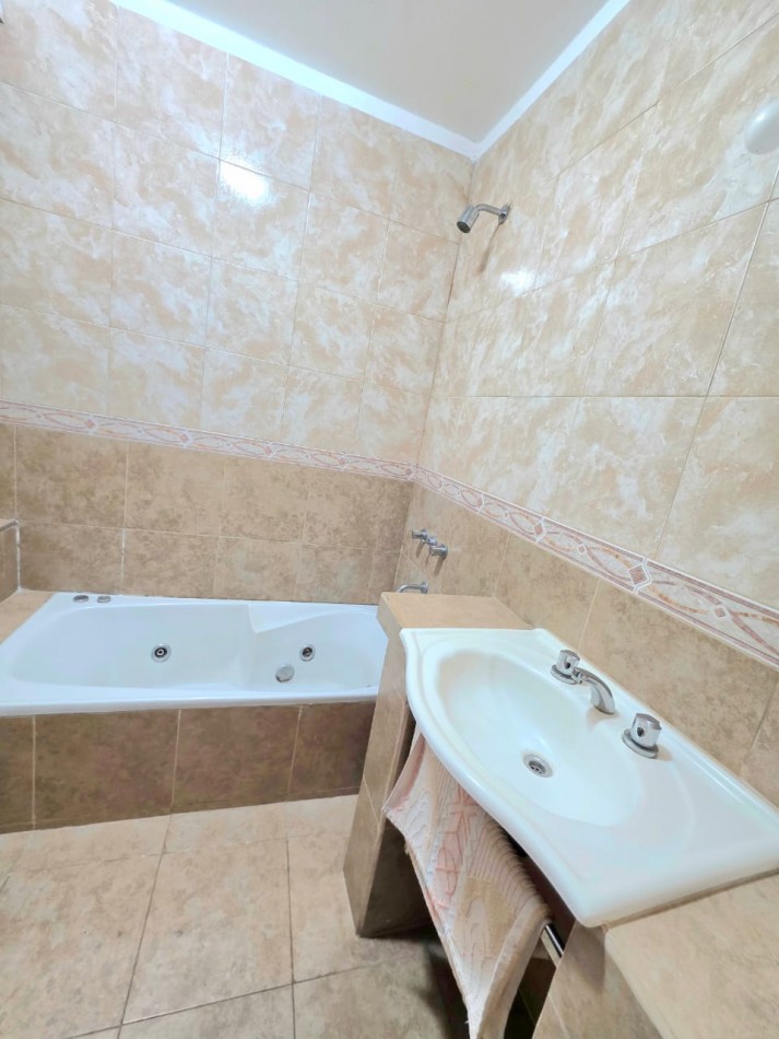 APTA CREDITO!! Baltazar Aguirre al 300 - Casa interna de 2D c/ Jardin y Quincho