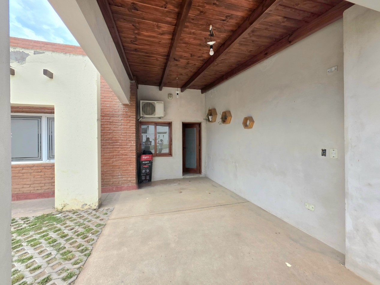 B° Privado Natania Los Nogales - Casa de 3D + Cochera + Fondo