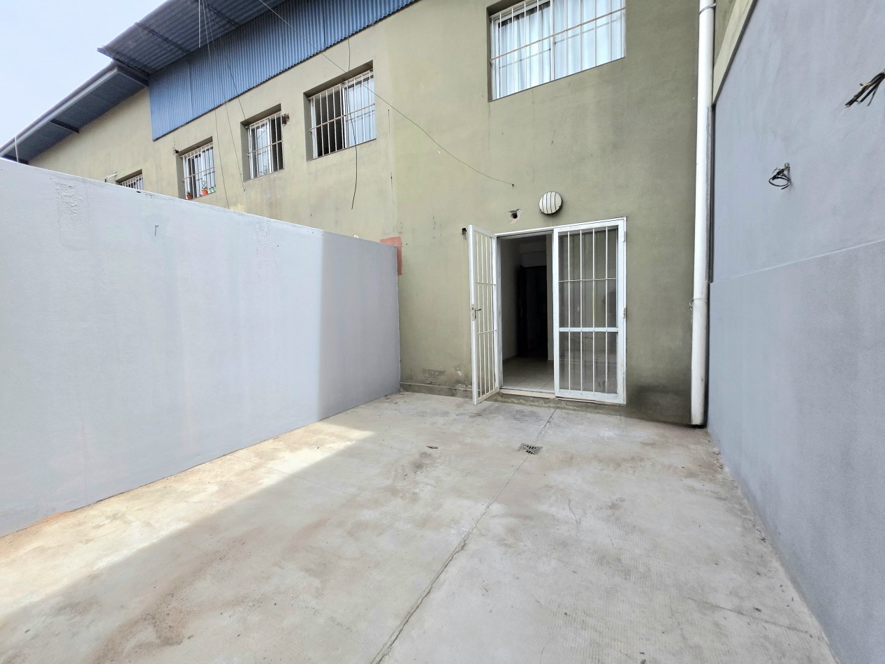 C/ Colombia 249 - Planta Baja c/ doble Patio de 1 Dormitorio c/ Escrituras 