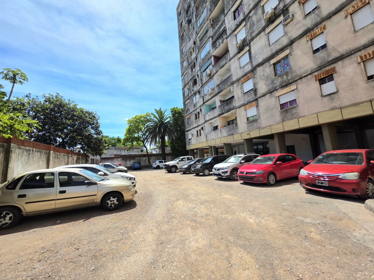 C/ Rivadavia 2320 - Depto. 4D c/ Balcon y Playa de Estacionamiento 