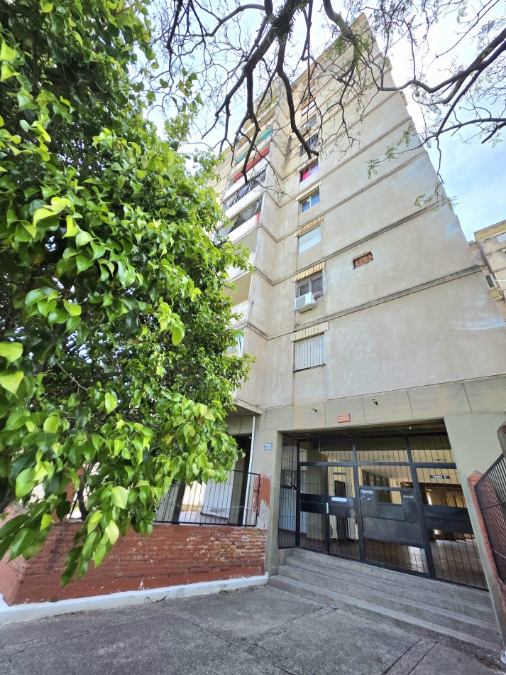 C/ Rivadavia 2320 - Depto. 4D c/ Balcon y Playa de Estacionamiento 